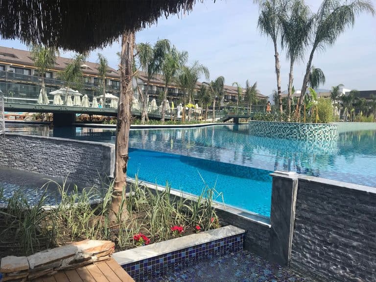 TUI Sensatori Resort Barut Fethiye Akrilik Cam Havuz Panelleri