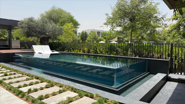 L Shaped Acrylic Swimming Pool Window