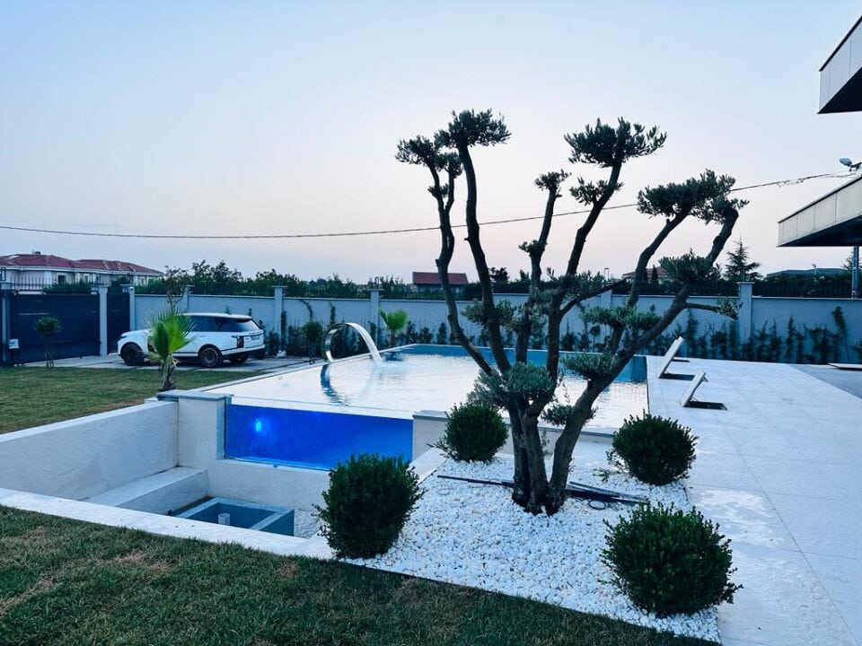 Villa Swimming Pool